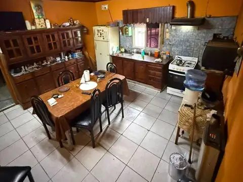 Casa 5 ambientes con 3 baños