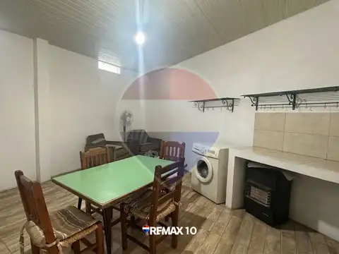 Casa en Alquiler con 1 cochera