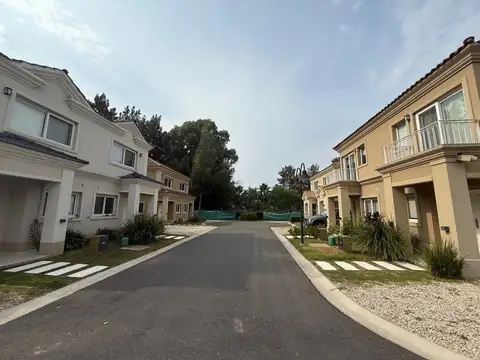 Casa Dúplex en Venta con renta, ubicada en Liquidambar, Pilar, G.B.A. Zona Norte