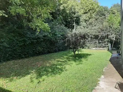 CASA TIPO QUINTA EN VENTA DE 5 AMBIENTES EN DEL VISO, BARRIO RESIDENCIAL PQUE. UDAONDO