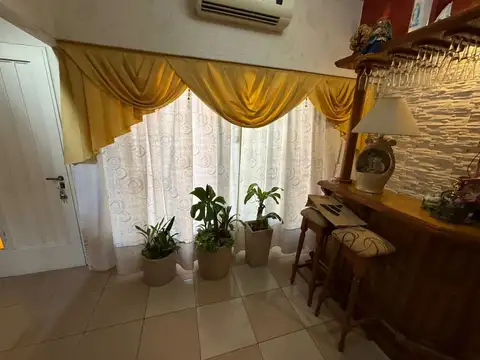 Depto Tipo Casa en Venta de 4 dormitorios