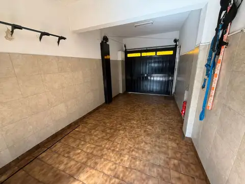 Depto Tipo Casa en Venta con 4 cocheras