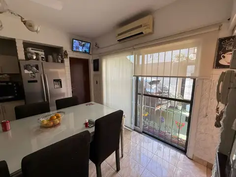 Depto Tipo Casa 5 ambientes con 2 baños