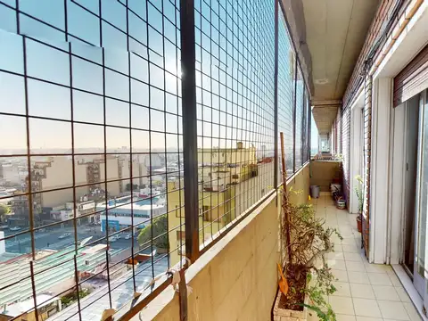 VENTA DEPARTAMENTO 4 AMBIENTES CON BALCON Y BAULERA EN VILLA LURO