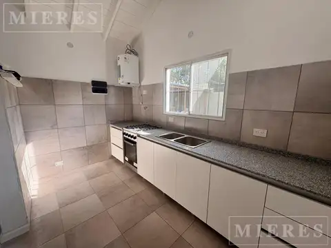 Casa 2 ambientes con 1 baño