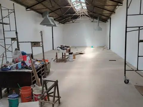 EXCELENTE GALPÓN + 5 DPTOS. REFACCIONADOS