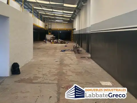 Galpon en Alquiler 8,22  mts Frente