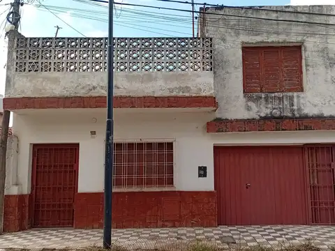 SE VENDE  CASA EN B° COLON, OPORTUNIDAD DE INVERSIÓN