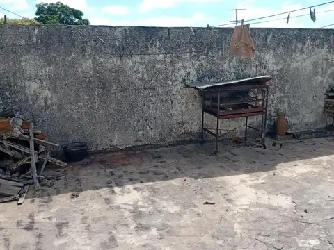 SE VENDE 2 CASAS EN B° COLON, OPORTUNIDAD DE INVERSIÓN