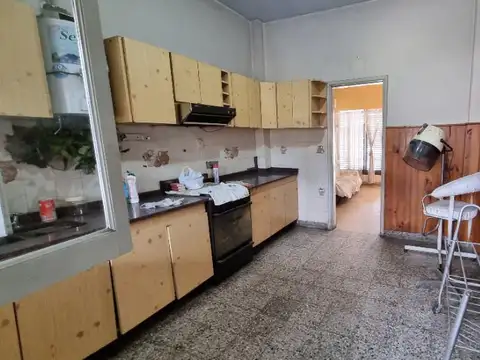 Casa en Venta con 3 cocheras