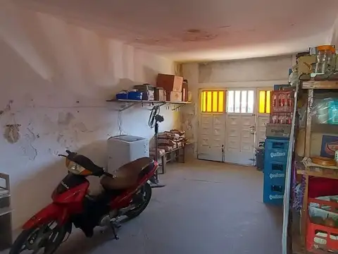 Venta casa 2 dormitorios cochera local comercial
