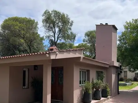 VENTA Casa en Villa Warcalde , 3 dormitorios; mas depto a refaccionar