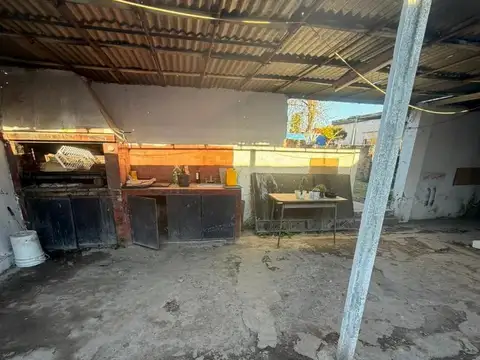 Casa 4 ambientes con 1 baño