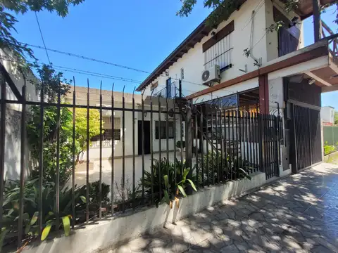 Casa en venta de 4 dormitorios c/ cochera en Los Polvorines