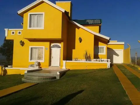 Casa 3 ambientes con 2 baños