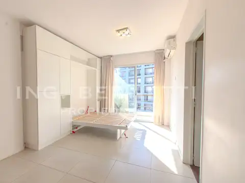 Monoambiente con balcón - Muy buen estado y ubicación - 