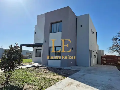 Casa en Venta en Pilar Del Este, USD 230.000