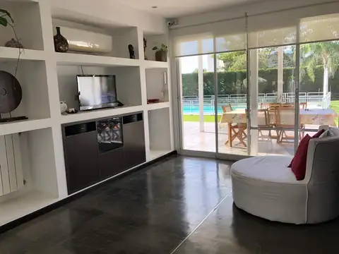 Casa con diseño minimalista.