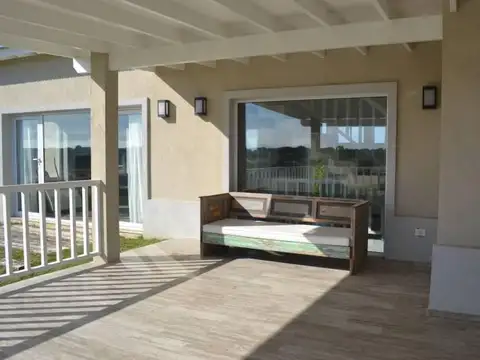 Casa en Venta en Costa Esmeralda, USD 450.000