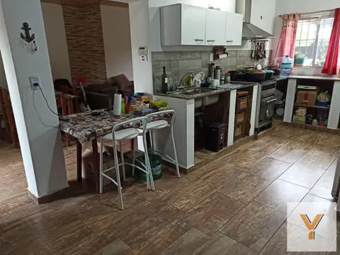 Casa 6 ambientes con 3 baños