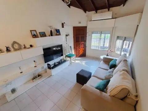 Casa en Venta en Luis Guillon, USD 99.900