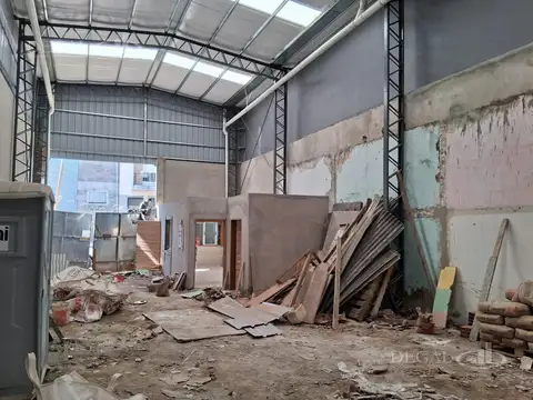 Galpon en Venta 28  mts Fondo