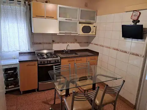 Depto Tipo Casa 5 ambientes con 2 baños
