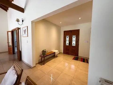 Casa en Venta en Los Rosales, USD 300.000