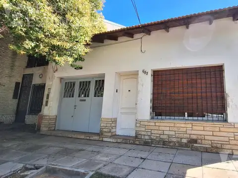 CASA tres ambientes Venta Moron Norte
