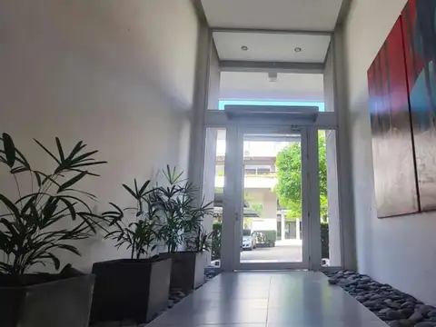 VENTA DEPARTAMENTO EN CENTRO DE LOMAS DE ZAMORA CON JARDIN