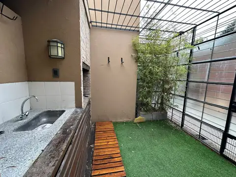 Depto Tipo Casa en Alquiler con 1 cocheras