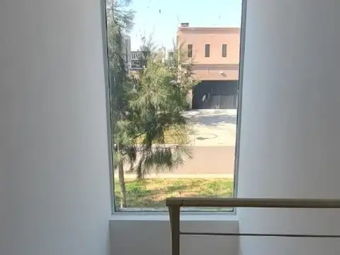 Casa 6 ambientes con 4 baños