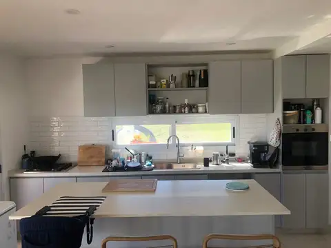 Casa en Venta con 4 cocheras