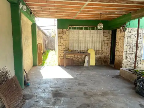 Casa 3 ambientes con 1 baño
