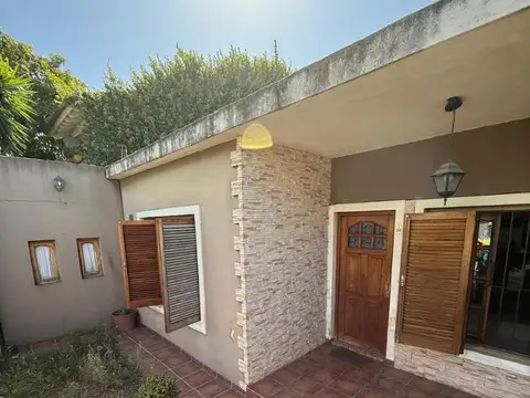 Casa en Venta con 3 cocheras