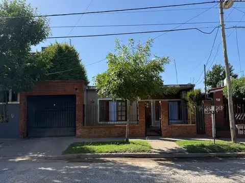 Casa en Venta en Mariano Acosta, USD 88.000