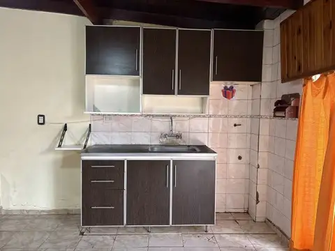 Casa en Alquiler con Tres Habitaciones