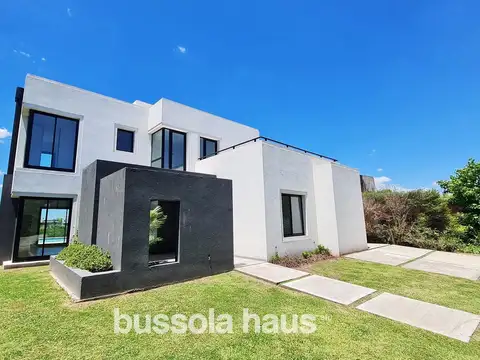 Casa en Venta al Este