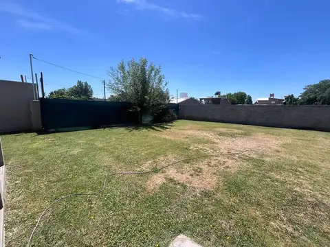 ALQUILER CASA EN LUJÁN DE CUYO, 3 HAB Y JARDÍN