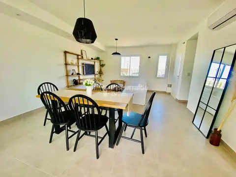 DÚPLEX A ESTRENAR EN BARRIO CERRADO, 3 DORMITORIOS Y ESCRITORIO! CON HERMOSO JARDÍN!