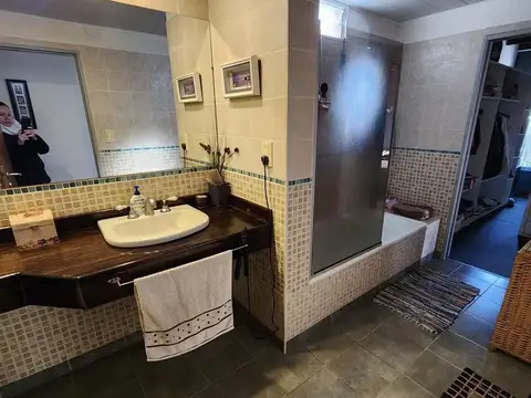 VENTA CASA 5 AMBIENTES DEL VISO CON PATIO 