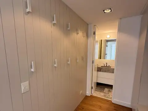 Casa 4 ambientes con 5 baños