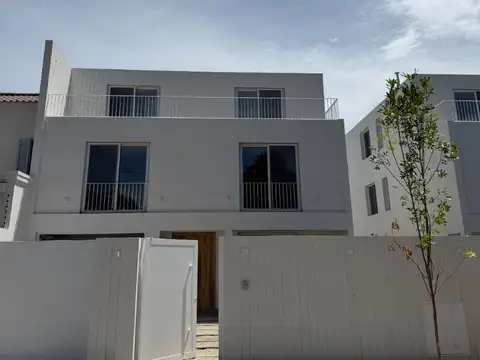 Juan José Paso 1200