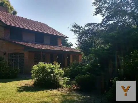 Quinta en venta - 5 dormitorios 3 baños - 396mts2 - Mar Del Plata