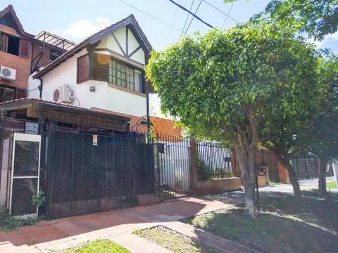 Venta Triplex 4 Ambientes en Barrio Güemes - Haedo Norte.