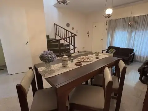 Casa 5 ambientes con 3 baños