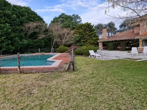 Quinta en Venta con 2 cocheras