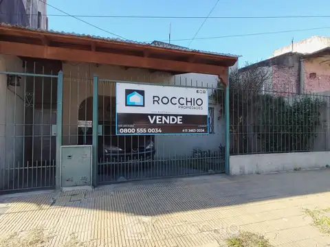 Casa en venta 3 ambientes  Caseros