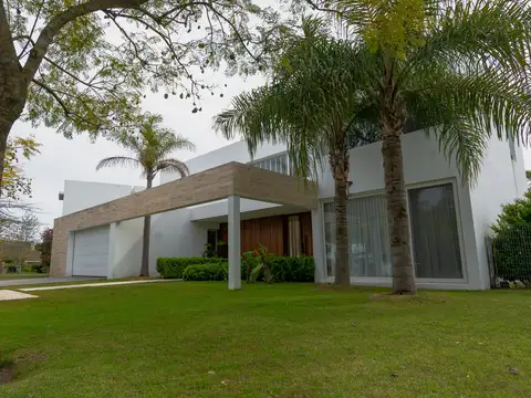 Avenida del Golf 1785