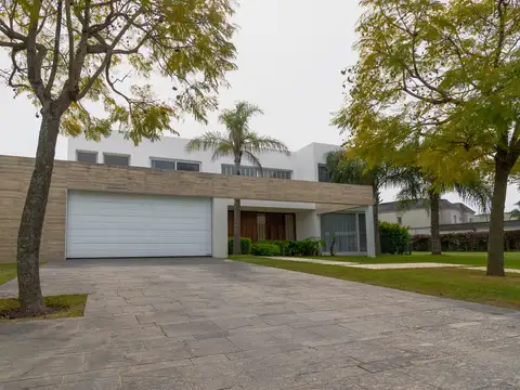 VENTA Casa - El Golf - Nordelta - al Lago